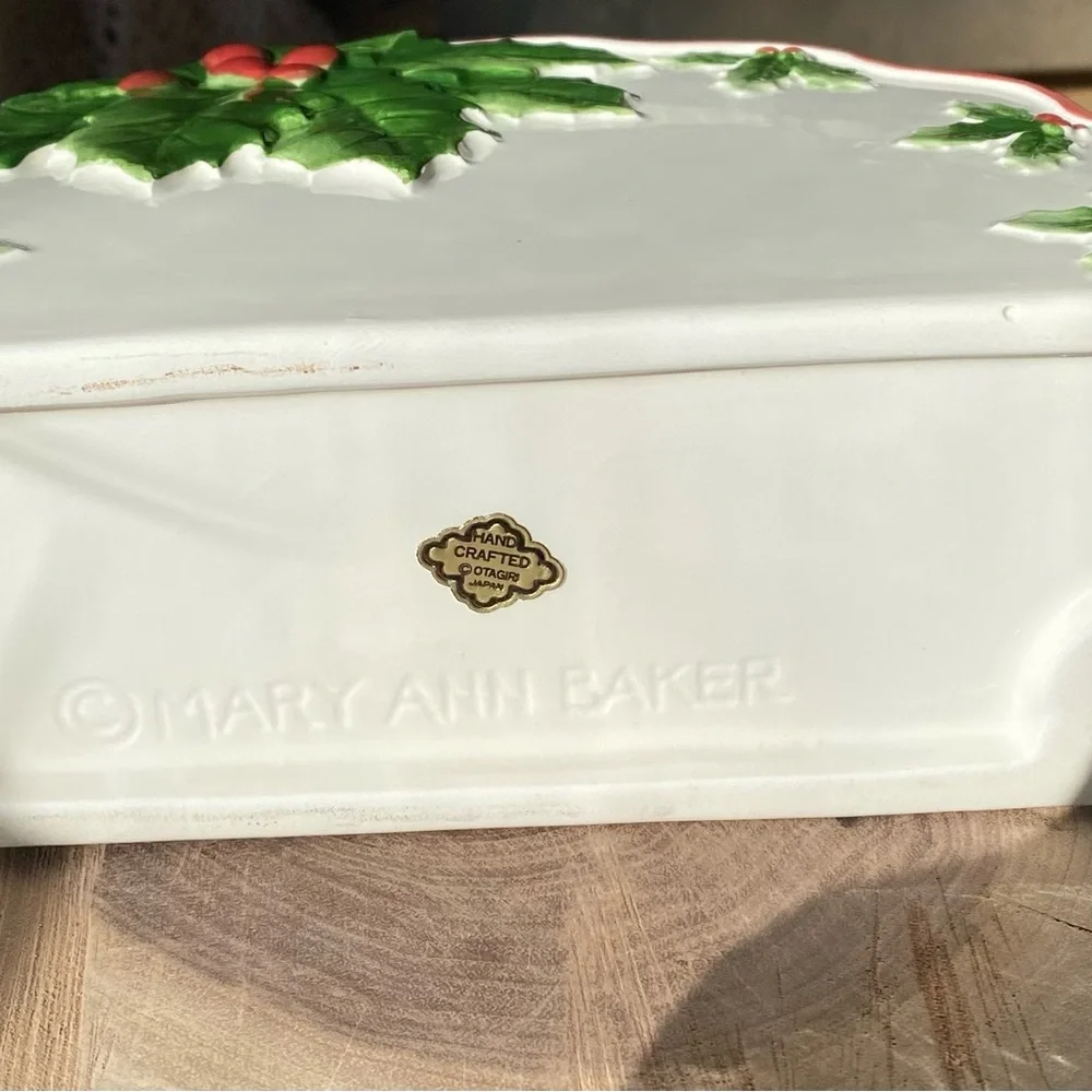 Vintage Mary Ann Baker Otagiri Holiday Holly Ceramic Napkin Holder